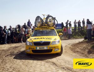 gallery Concours Paris-Roubaix / Suivez la course dans une voiture jaune