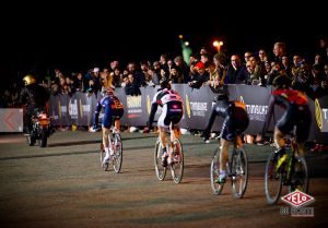 gallery Red Hood Crit: critos et fixies, de nuit dans les rues de Brooklyn