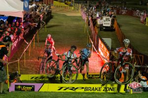 gallery Le show peut commencer: une nuit sur le cyclocross de Las Vegas