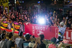 gallery Le show peut commencer: une nuit sur le cyclocross de Las Vegas