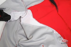 gallery Tenue Gore Bike Wear Oxygen/Xenon, pour avaler les kilomètres en toute protection.