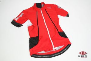 gallery Tenue Gore Bike Wear Oxygen/Xenon, pour avaler les kilomètres en toute protection.