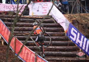 gallery Championnats du monde de cyclo-cross / De la boue, des crevaisons et Van Aert gagne à la fin