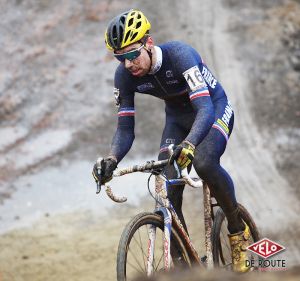 gallery Championnats du monde de cyclo-cross / De la boue, des crevaisons et Van Aert gagne à la fin