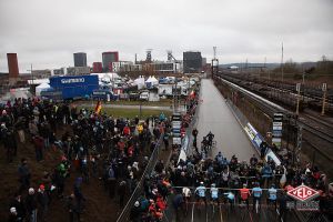 gallery Championnats du monde de cyclo-cross / De la boue, des crevaisons et Van Aert gagne à la fin