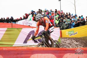 gallery Championnats du monde de cyclo-cross / De la boue, des crevaisons et Van Aert gagne à la fin