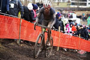 gallery Championnats du monde de cyclo-cross / De la boue, des crevaisons et Van Aert gagne à la fin