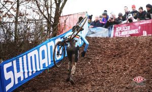 gallery Championnats du monde de cyclo-cross / De la boue, des crevaisons et Van Aert gagne à la fin