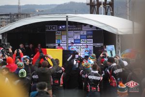 gallery Championnats du monde de cyclo-cross / De la boue, des crevaisons et Van Aert gagne à la fin