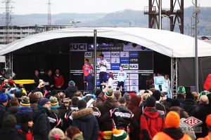 gallery Championnats du monde de cyclo-cross / De la boue, des crevaisons et Van Aert gagne à la fin