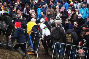 gallery Championnats du monde de cyclo-cross / De la boue, des crevaisons et Van Aert gagne à la fin