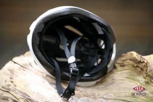 gallery Comparatif casques : Giro Foray contre Met Strale