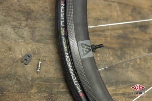 gallery Essai Tubeless haut de gamme : Hutchinson Fusion 5 Galactik et Schwalbe Pro One