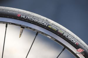 gallery Essai Tubeless haut de gamme : Hutchinson Fusion 5 Galactik et Schwalbe Pro One