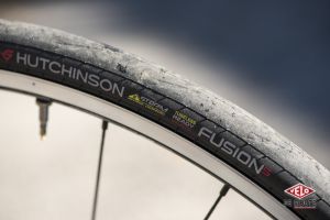 gallery Essai Tubeless haut de gamme : Hutchinson Fusion 5 Galactik et Schwalbe Pro One