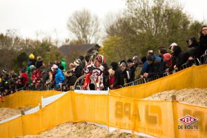 gallery Met helmets - That makes Cyclocross in Belgium