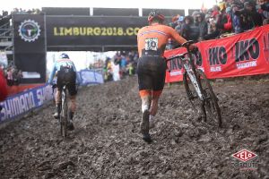 gallery Championnats du monde de cyclo-cross / Van Aert, une troisième couronne sur le Cauberg