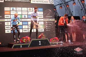 gallery Championnats du monde de cyclo-cross / Van Aert, une troisième couronne sur le Cauberg