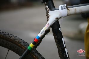 gallery Le Felt champion du monde de Wout Van Aert