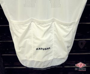 gallery Vêtements Katusha Nano – l’extrême légèreté des KOM !