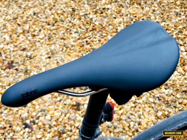 gallery Essai : Selle Fabric Scoop Race Radius, plus confortable encore