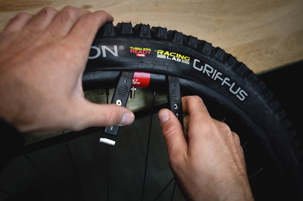 gallery Une nouvelle gamme d&#39;accessoires tubeless chez Hutchinson