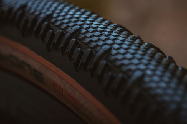 gallery G-One RS, un Schwalbe orienté &quot;race&quot;