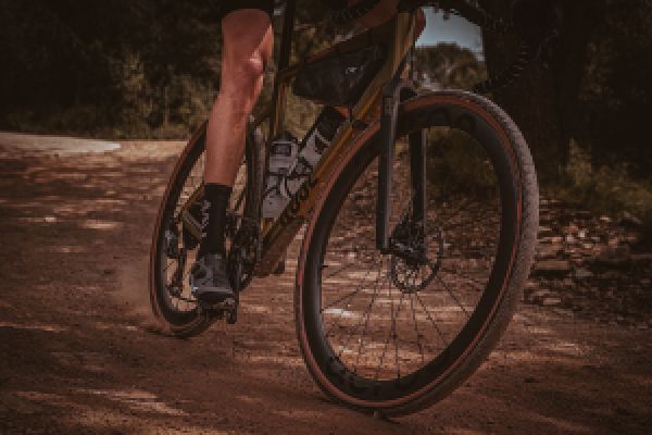 gallery G-One RS, un Schwalbe orienté &quot;race&quot;