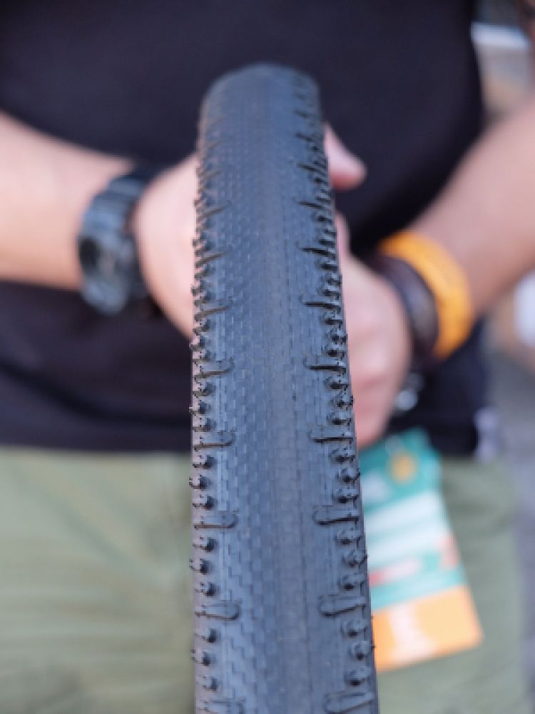 gallery G-One RS, un Schwalbe orienté &quot;race&quot;