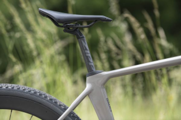 gallery Felt : Breed Carbon