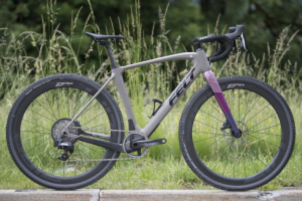 gallery Felt : Breed Carbon