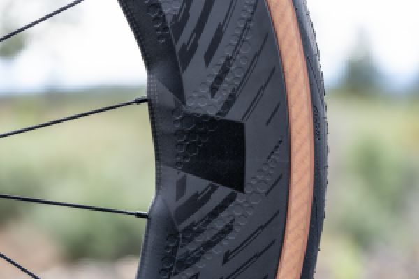 gallery Zipp 858 NSW &amp; 808 Firecrest : la largeur en mode aéro !