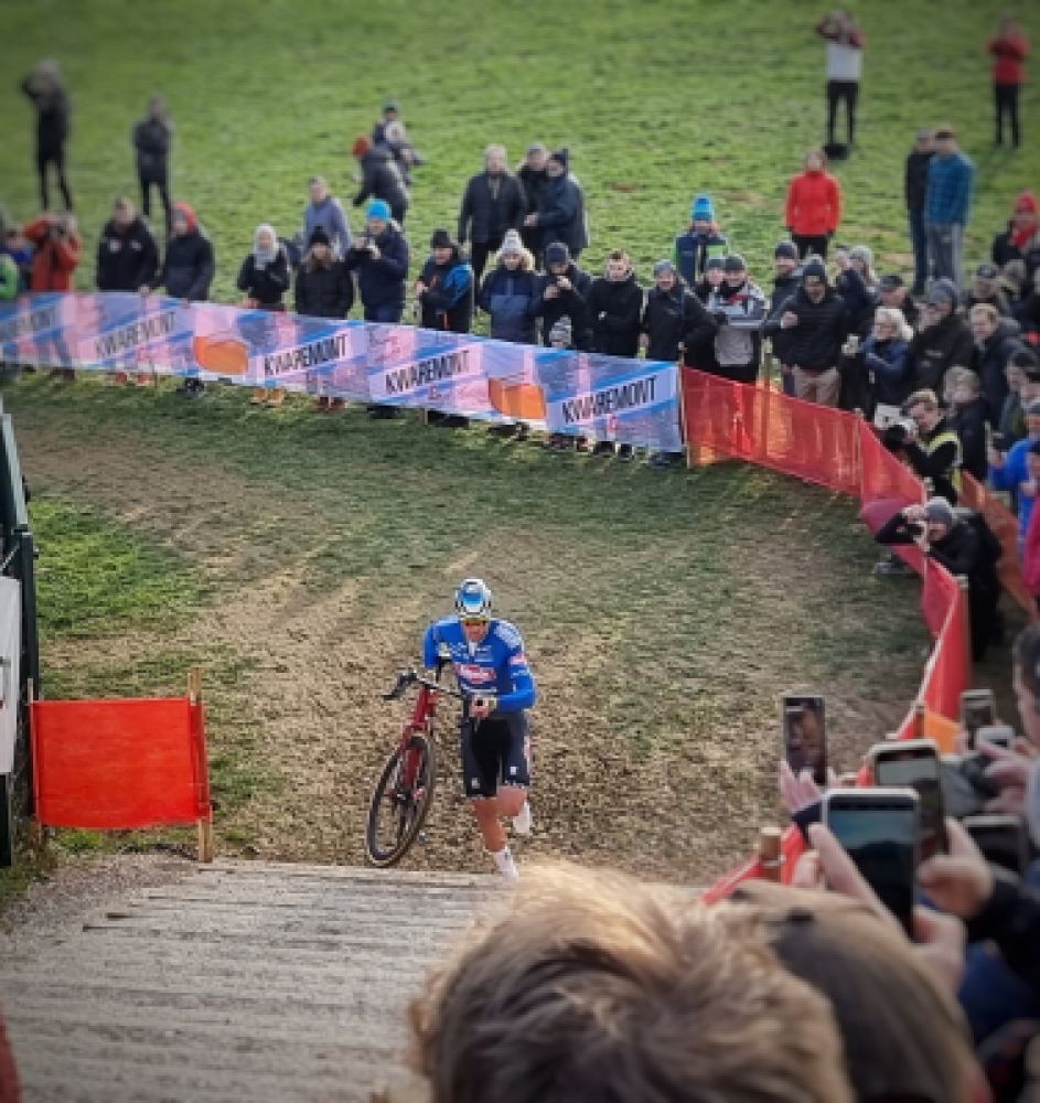 gallery CX : MVDP triomphe à Besançon