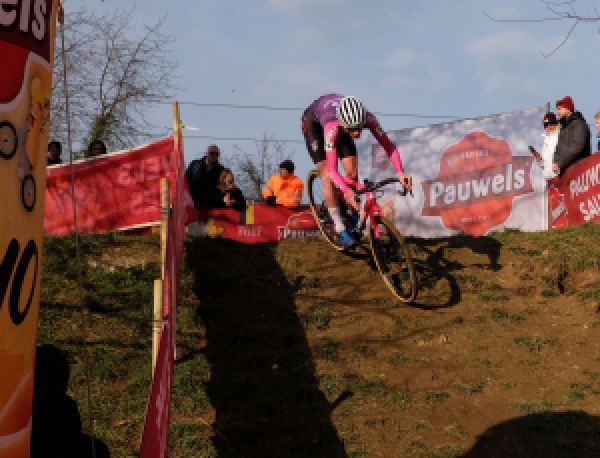 gallery CX : MVDP triomphe à Besançon