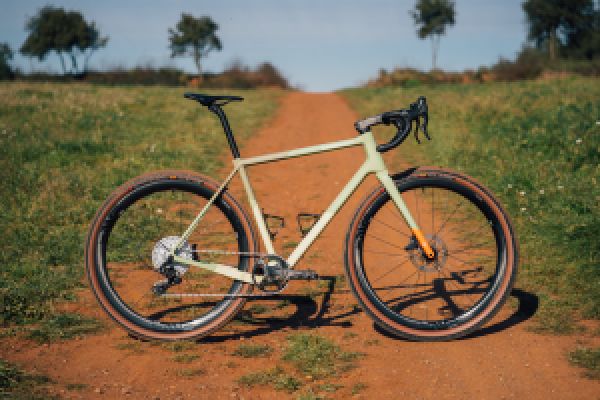 gallery Une gamme de pneus Gravel en 50 mm chez Hutchinson