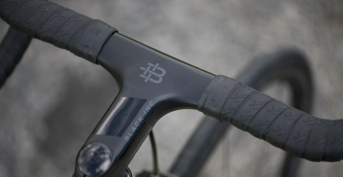 Cintre carbone avec online potence intégrée vtt