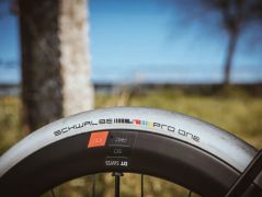 Schwalbe Pro One x Spartacus, le pneu Route qui rend hommage au palmarès de Fabian Cancellara