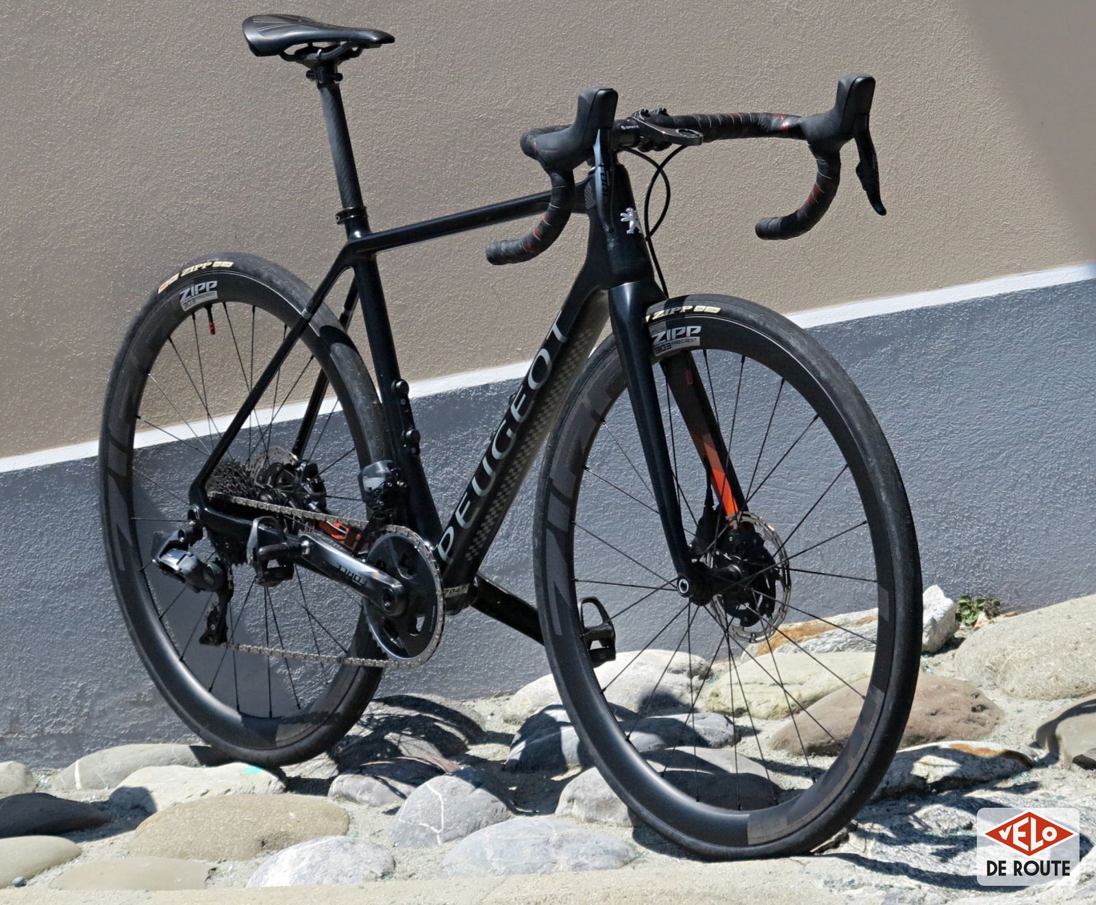 Roues vélo carbone Zipp 303 S pour freinage disque de 45mm de hauteur